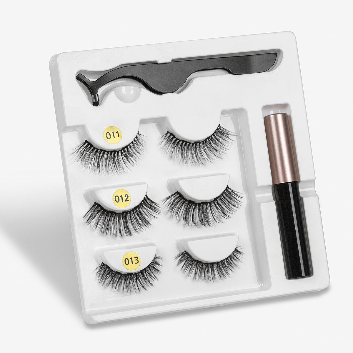 A Pair Of False Eyelashes With Magnets In Fashion Red Beauty's Boutique