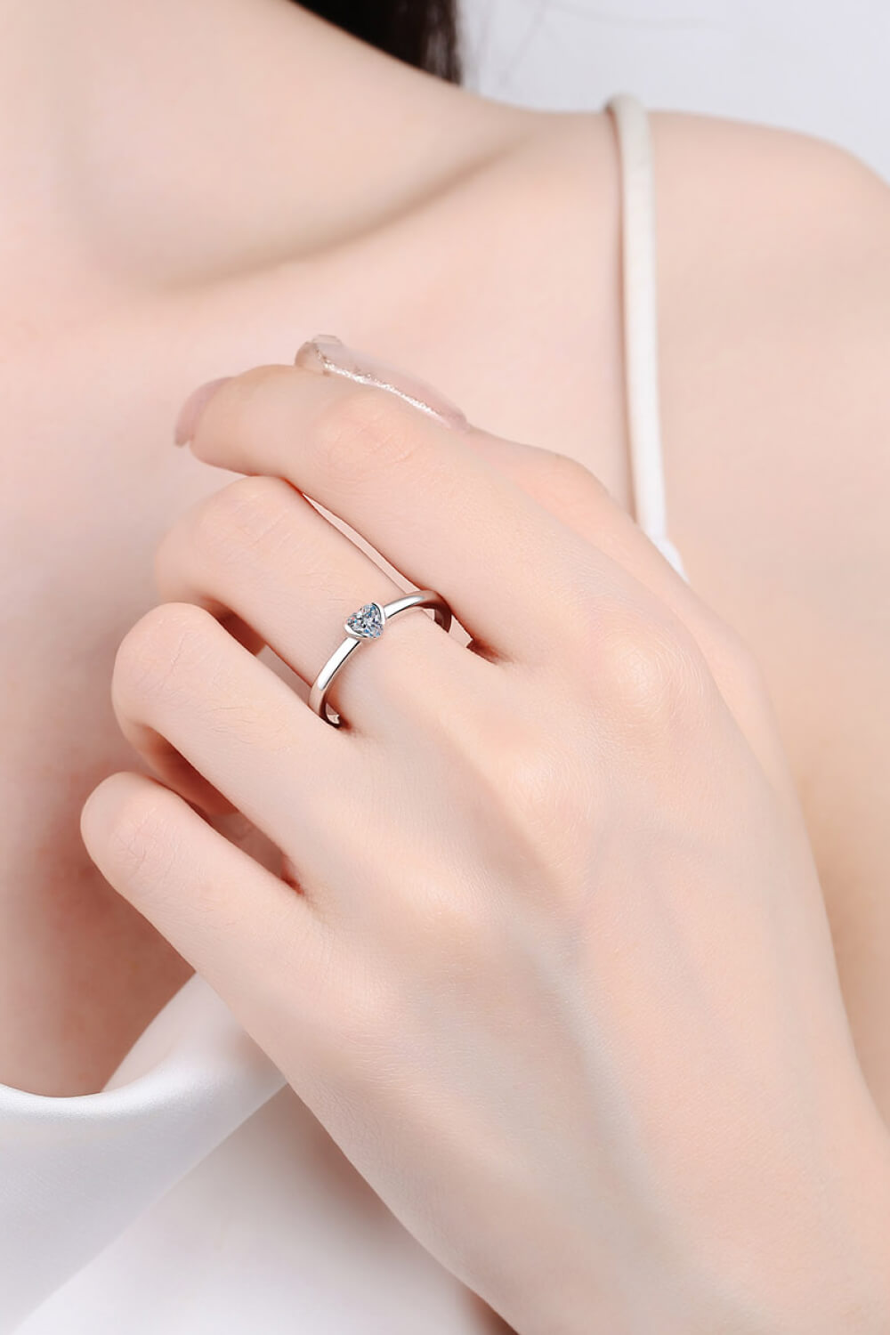 Heart-Shaped Moissanite Solitaire Ring Trendsi