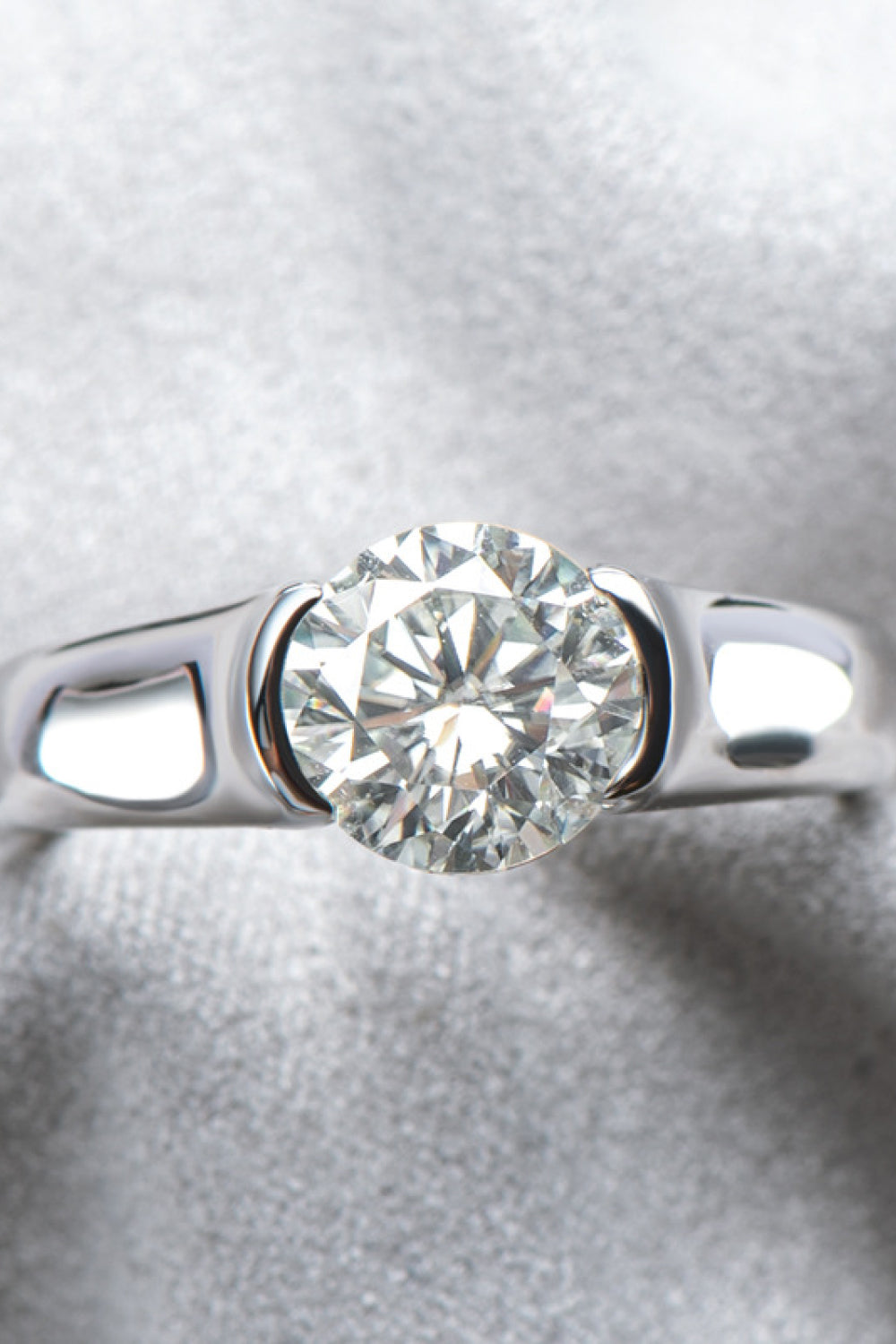 Looking Good 2 Carat Moissanite Platinum-Plated Ring Trendsi