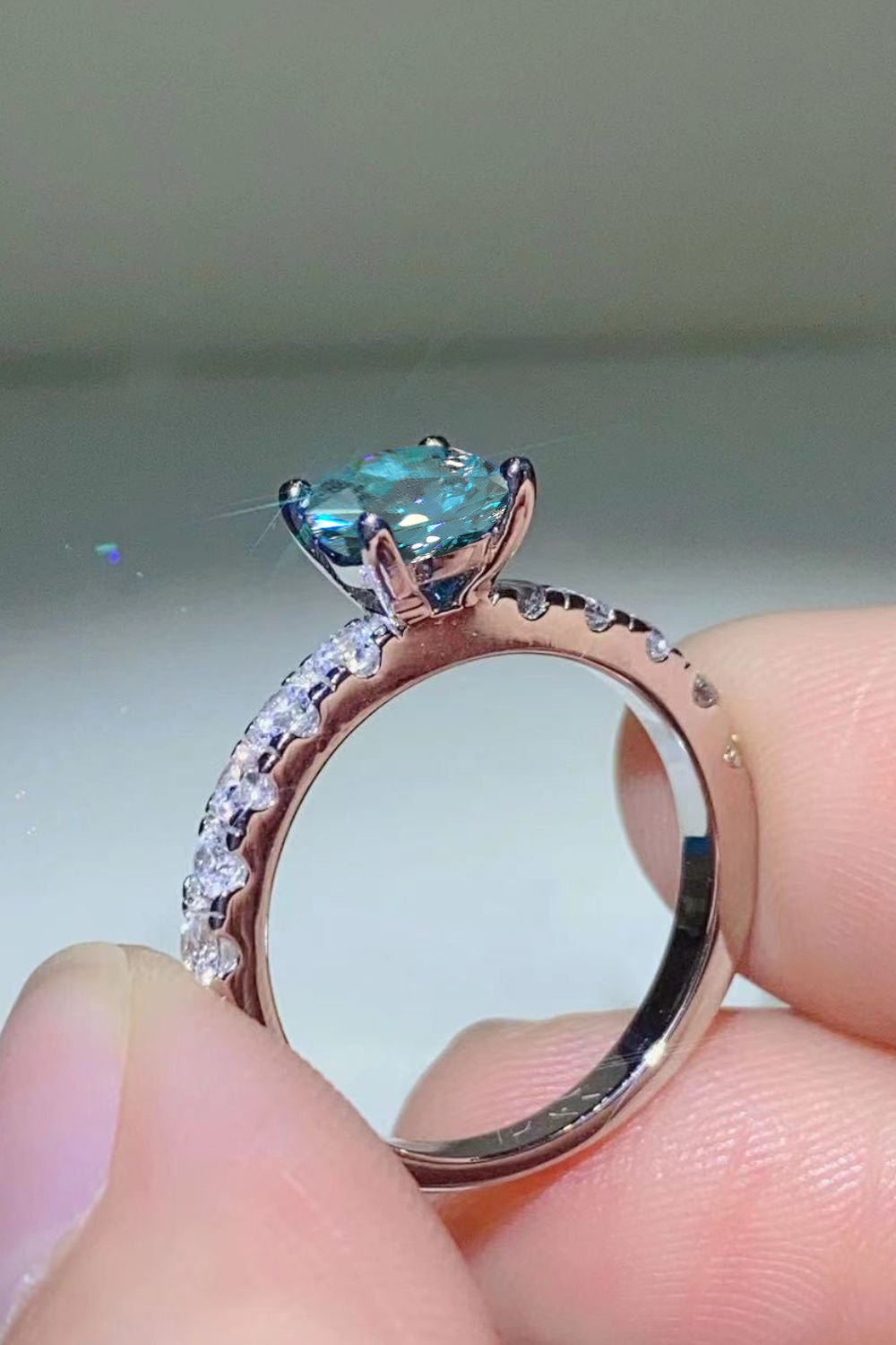 Future Style 1 Carat Moissanite Side Stone Ring Trendsi
