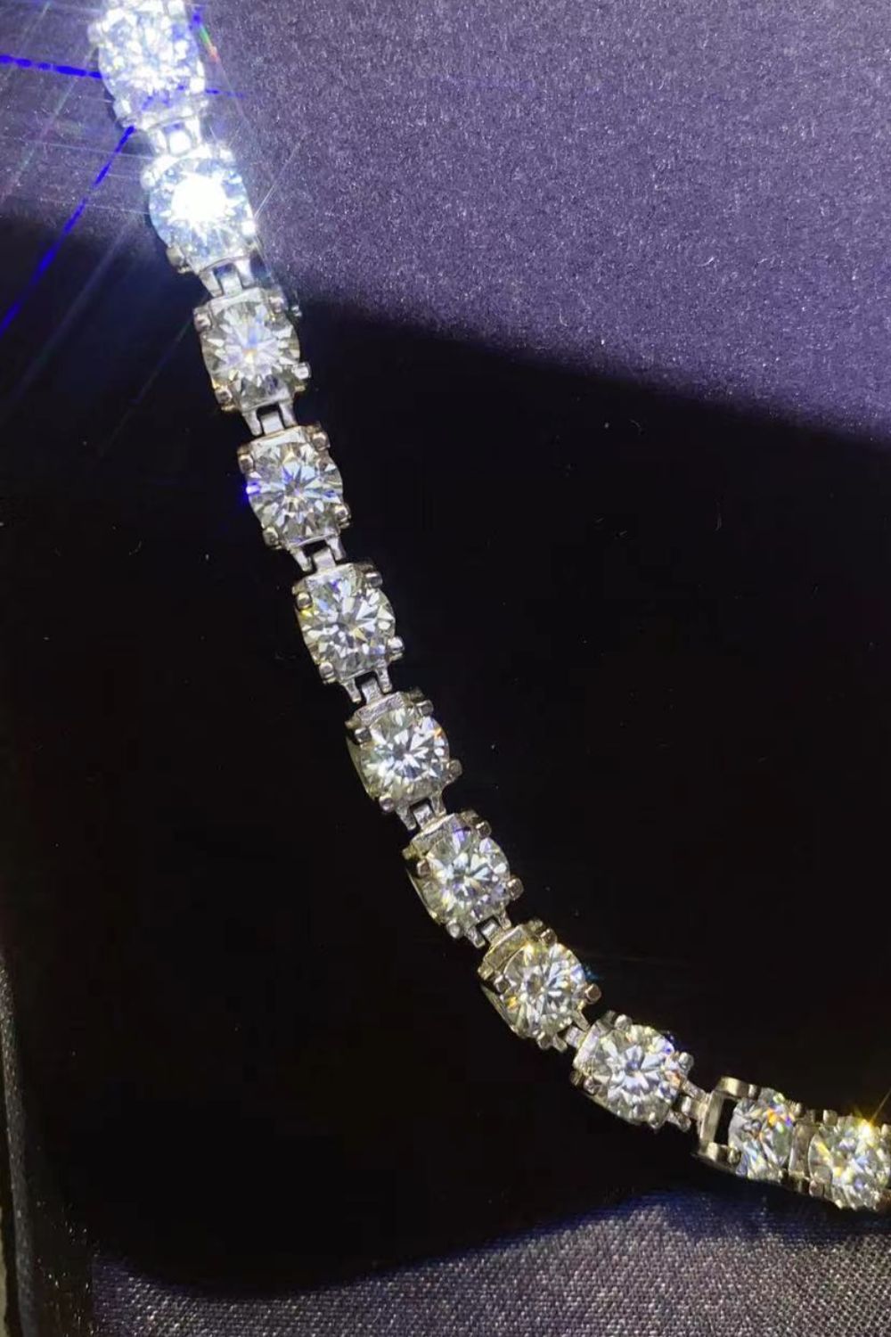 Stunning 10 Carat Moissanite Platinum-Plated Bracelet Trendsi