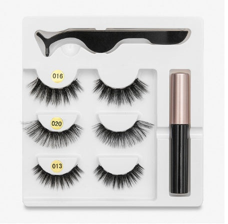 A Pair Of False Eyelashes With Magnets In Fashion Red Beauty's Boutique