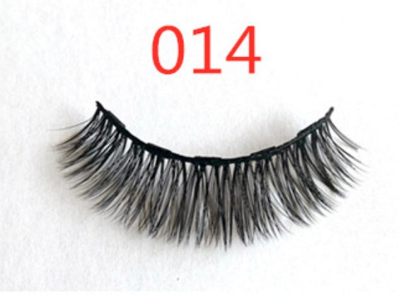 A Pair Of False Eyelashes With Magnets In Fashion Red Beauty's Boutique