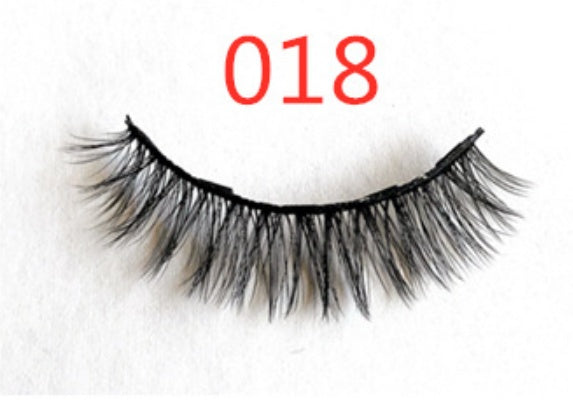 A Pair Of False Eyelashes With Magnets In Fashion Red Beauty's Boutique