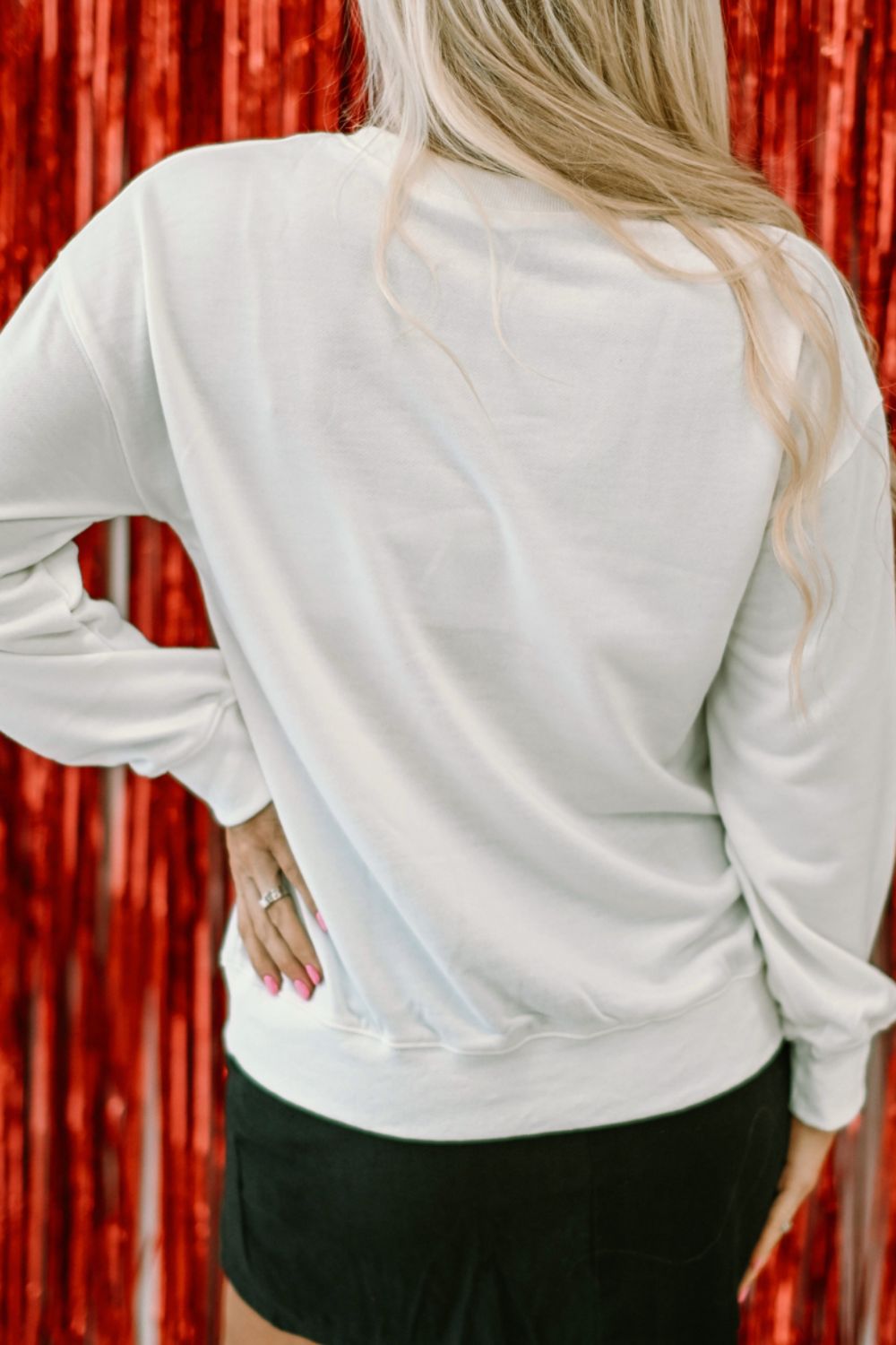 Valentine’s Day XOXO Glitter Round Neck Sweatshirt Trendsi