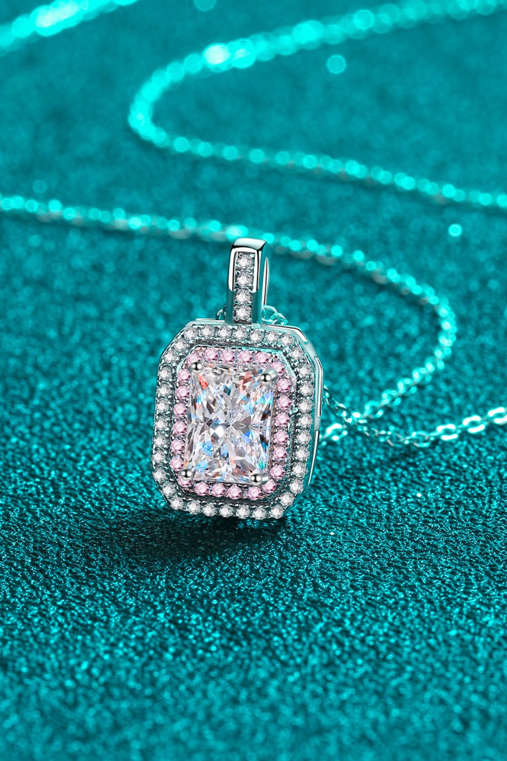 Geometric Pendant Chain 1 Carat Moissanite Necklace