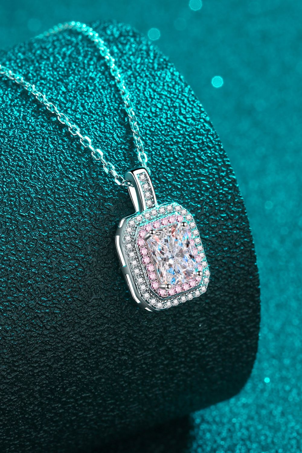 Geometric Pendant Chain 1 Carat Moissanite Necklace